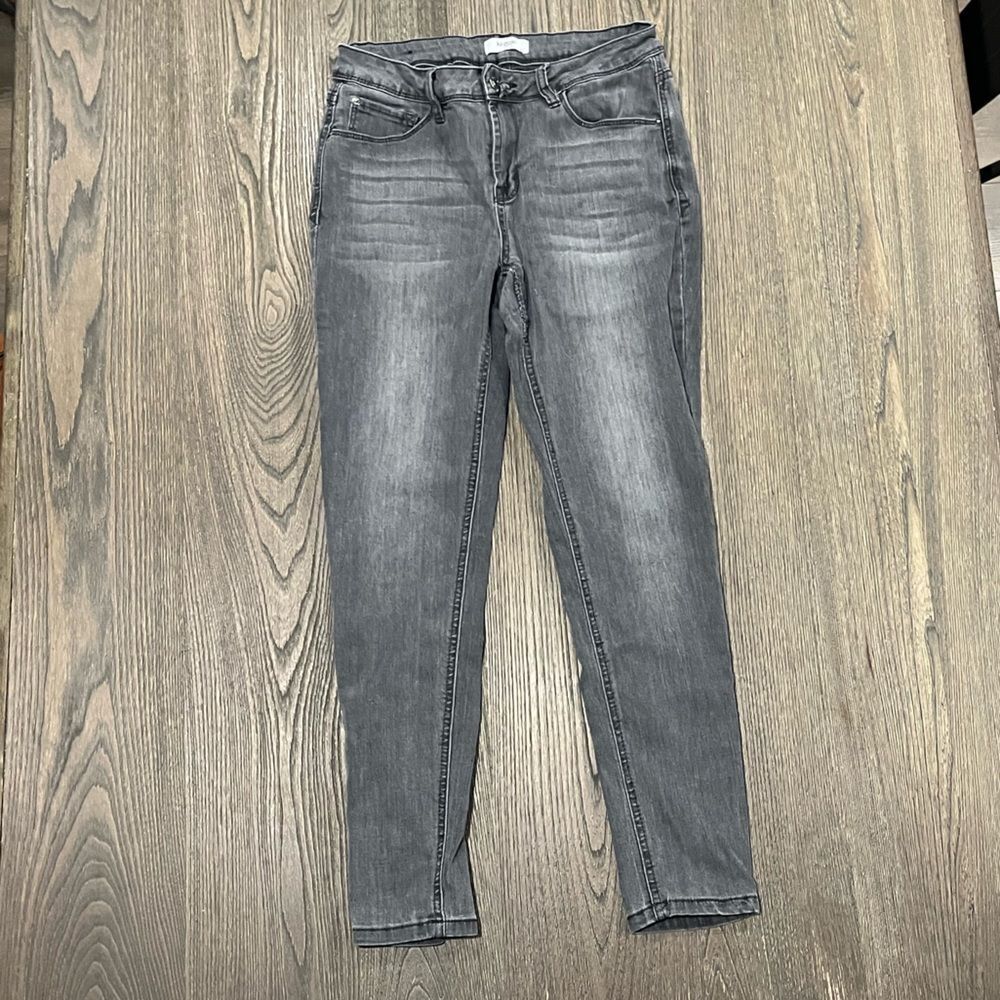 Kensie Light Wash Gray Mid Rise Effortless Ankle Jeans Size 6/28